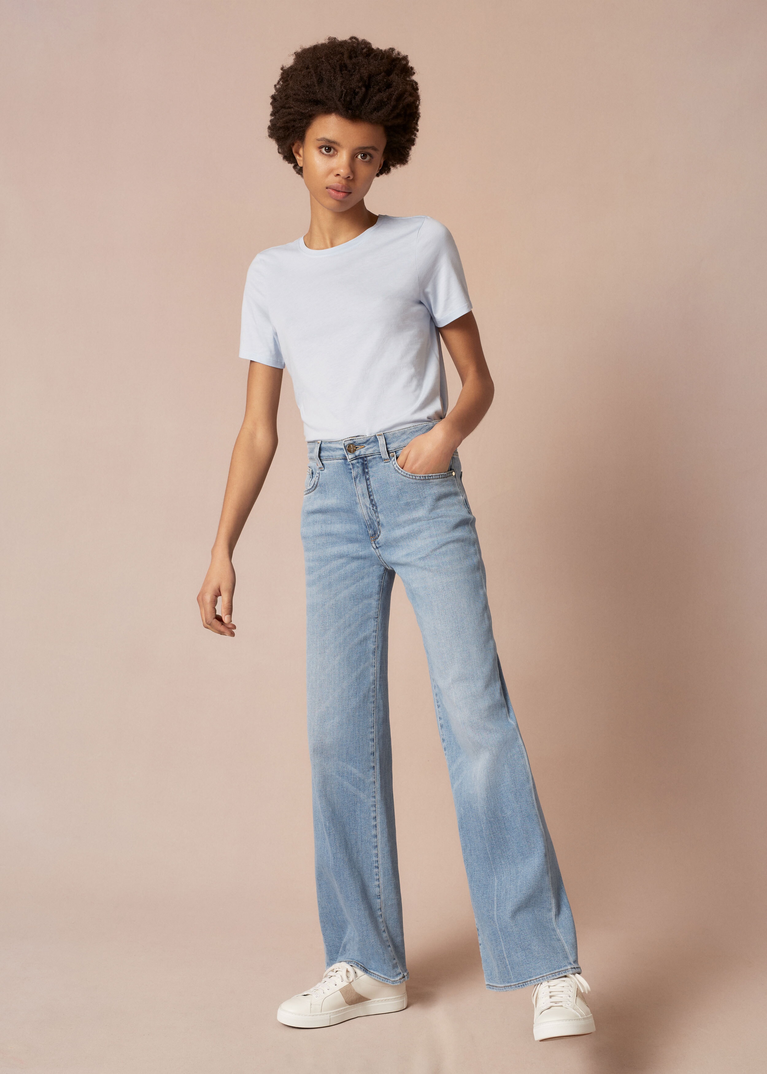 relaxed straight leg jean